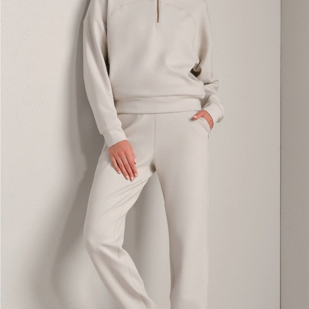 Rhone Dreamglow Joggers – Women’s Size Small – Sand